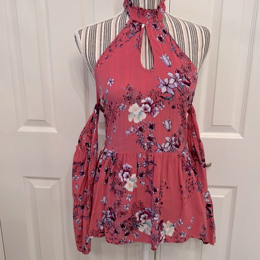 Ladies sassy top!
